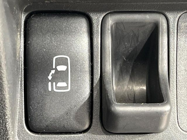 �y�p���[�X���C�h�h�A�z�X�}�[�g�L�[��^�]�Ȃ̃X�C�b�`�ŃX���C�h�h�A�̊J���\���d��������͂����ăh�A���J����K�v�������A���������q�l�ł��A�d���ו��������Ă��鎞�����N�ɊJ���߂ł��܂���