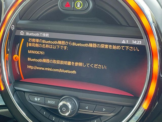 ��Bluetooth:���莝���̃X�}�[�g�t�H���ȂǂƐڑ����A�n���Y�t���[�ʘb��Տꊴ����~���[�W�b�N�Đ������y���݂��������܂��B�����ڑ��ł��̂Ŕς킵��������܂����