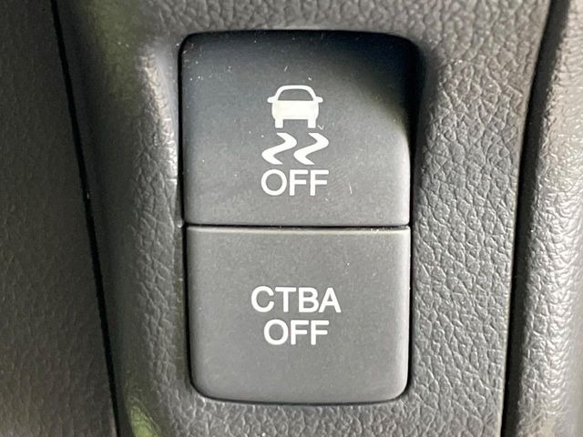 �y�V�e�B�u���[�L�A�N�e�B�u�V�X�e���z�ᑬ���s���ɑO���̎ԗ�����F�����A�Փ˂������Ȏ��͌x��ƃu���[�L�ŏՓˉ���Ɣ�Q�y�����A�V�X�g�B�����S�Ƀh���C�u�����y���݂��������܂��B