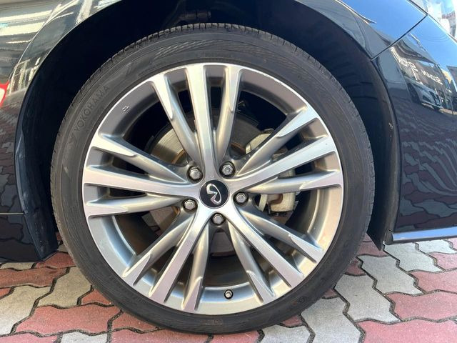 �y����19�C���`�A���~�z�C�[���z�O�ςɃ}�b�`���������A���~�z�C�[���𑕒����Ă���܂��B�e��ЊO�A���~�z�C�[����A�X�^�b�h���X�^�C�����戵�����Ă���܂��B���񂲑��k����������