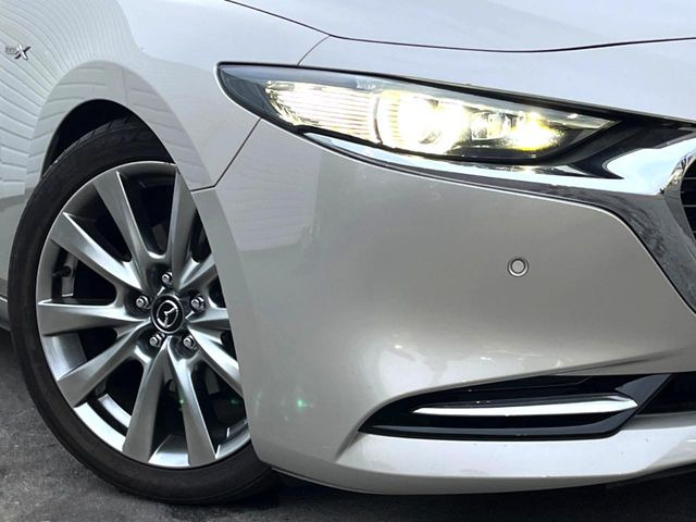 �yLED�w�b�h���C�g�z���V����ԑ��s�����ǍD�Ȏ��E���m�ۂ����S���ĉ^�]�ł��鍂�P�xLED�w�b�h���C�g�𑕔�!�_�����x�������A����d�͂��}�����Ă��܂��B