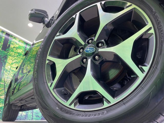 �y����18�C���`�A���~�z�C�[���z�O�ςɃ}�b�`���������A���~�z�C�[���𑕒����Ă���܂��B�e��ЊO�A���~�z�C�[����A�X�^�b�h���X�^�C�����戵�����Ă���܂��B���񂲑��k����������