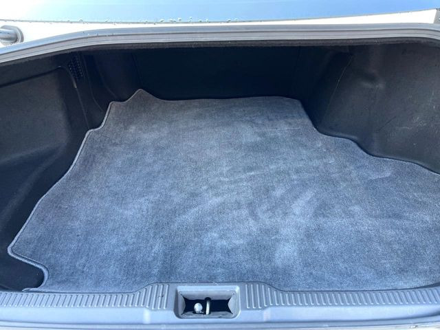 ���i�̂���������ʋ΁A���}���ɏ\���ȉ׎��X�y�[�X���m�ۂ��Ă���܂��B