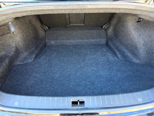 ���i�̂���������ʋ΁A���}���ɏ\���ȉ׎��X�y�[�X���m�ۂ��Ă���܂��B