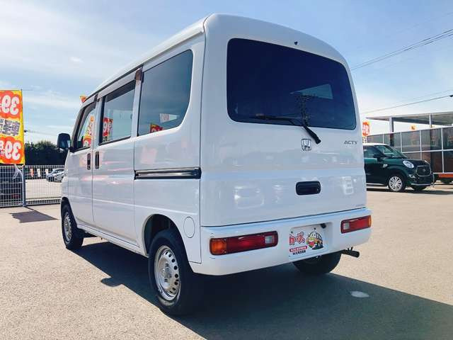 ���X�ł͌y�����Ԃ��畁�ʎԂ܂ŕ��L���I�[�����[�J�[�̎Ԏ�E�F�E�O���[�h��L�x�ɑ����Ă���܂��B