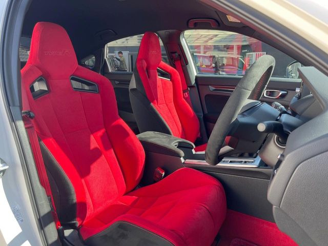 �y��p�X�|�[�c�V�[�g�z�z�[���h���ɗD��A�J�[�u���̑̂������}�����Ă���܂��B�܂��A�̂Ƀt�B�b�g���邩�獘��w�������ɂ����A�����O�h���C�u�⍂�����s�ł����K�ɂ��߂������������܂���