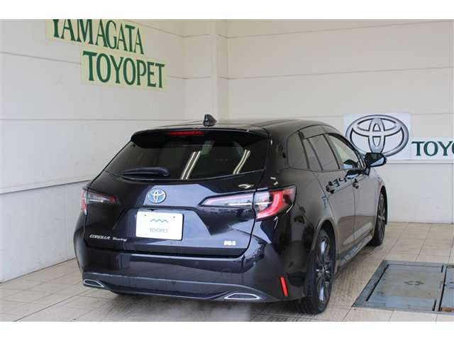 カローラツーリング1.8 ハイブリッド W×B