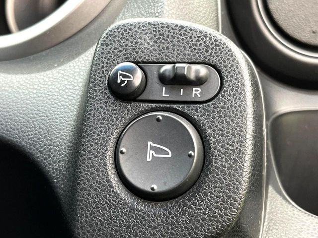 �y�d���i�[�~���[�z�T�C�h�~���[�͓d���i�[���ƂȂ��Ă���A�������ԏ�ł��L�Y�������X�N��}�����܂��B