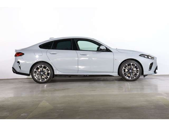 2シリーズグランクーペ220 Mスポーツ