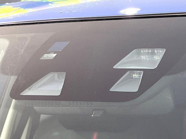 �y�X�}�[�g�u���[�L�T�|�[�g�z���s���ɑO���̎ԗ�����F�����A�Փ˂������Ȏ��͌x��ƃu���[�L�ŏՓˉ���Ɣ�Q�y�����A�V�X�g�B�����S�Ƀh���C�u�����y���݂��������܂��B