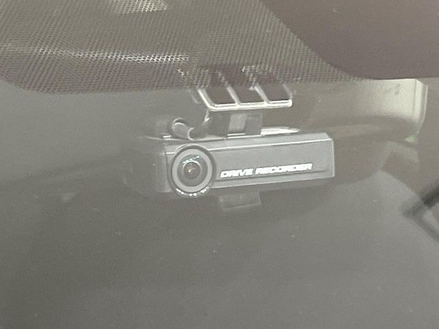 【ドライブレコーダー】ドライブレコーダー装備!走行中はもちろん、あおり運転や事故に遭遇した際、映像で記録し、万一のリスクに備えます。※記録用SDカードはお客様ご自身でご準備いただく必要があります。