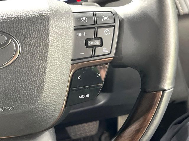 【レーダークルーズコントロール】高速道路での長距離走行が楽に!!自動で速度を保つクルーズコントロールが、衝突軽減システムと連携し、前方の車両を感知して車間を保つように速度調節してくれます!!