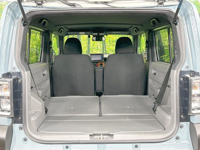 ���i�̂���������ʋ΁A���}���ɏ\���ȉ׎��X�y�[�X���m�ۂ��Ă���܂��B�Z�J���h�V�[�g��|���ƁA�傫�ȉו��̐ύڂ��\�ł���