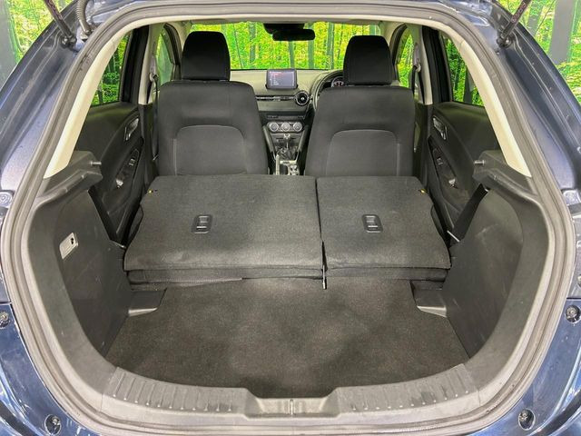 ���i�̂���������ʋ΁A���}���ɏ\���ȉ׎��X�y�[�X���m�ۂ��Ă���܂��B�Z�J���h�V�[�g��|���ƁA�傫�ȉו��̐ύڂ��\�ł���