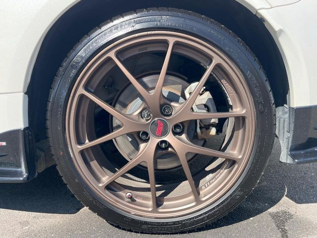 【BBS製STIアルミホイール】大人気メーカーのホイールを装備♪軽量・高硬度のアルミホイールは、ハンドリング・加速など、走りの質を向上してくれます♪
