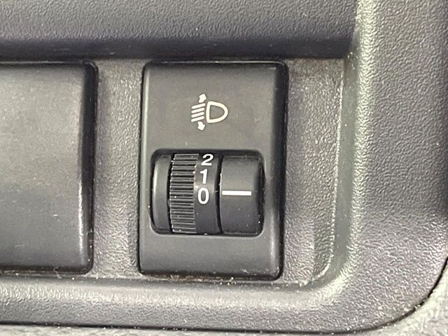 �y�w�b�h���C�g���x���C�U�[�z���݂Ƀ��C�g�̍����𒲐����邱�ƂŁA�^�]�����K�ɂȂ�܂��B