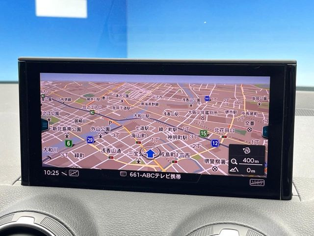 �������i�r:��̊��̂���i�r�́A����������ԓ������o���Ă���܂��B�I�[�f�B�I�@�\���[�����Ă���܂��̂ŁA�^�]�����y���߂܂���