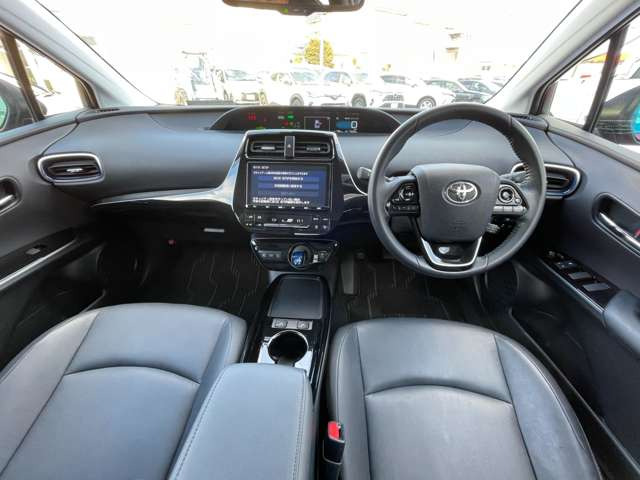 プリウス1.8 A ツーリングセレクション E-Four 4WD