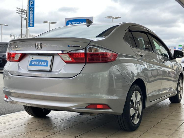 グレイス1.5 ハイブリッド LX