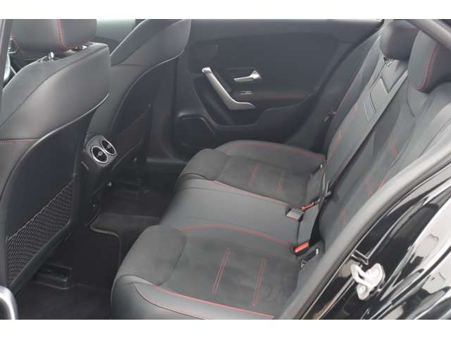 AクラスセダンA200d AMGラインパッケージ