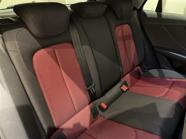 Q2ハッシュタグ ブラック スタイリング