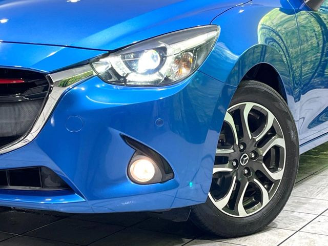 �yLED�w�b�h���C�g�z���V����ԑ��s�����ǍD�Ȏ��E���m�ۂ����S���ĉ^�]�ł��鍂�P�xLED�w�b�h���C�g�𑕔�!�_�����x�������A����d�͂��}�����Ă��܂��B