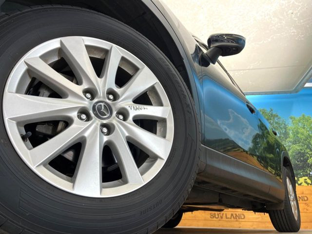 �y����17�C���`�A���~�z�C�[���z�O�ςɃ}�b�`���������A���~�z�C�[���𑕒����Ă���܂��B�e��ЊO�A���~�z�C�[����A�X�^�b�h���X�^�C�����戵�����Ă���܂��B���񂲑��k����������