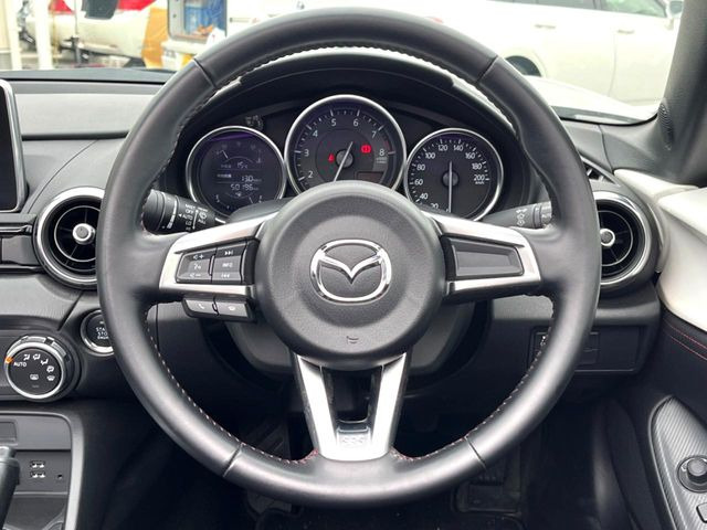 �y�����v�����X�e�A�����O�z�㎿�Ȋv���g�p���邱�ƂŁA��ɂ����������݂ƂĂ��^�]���₷���n���h���ł���