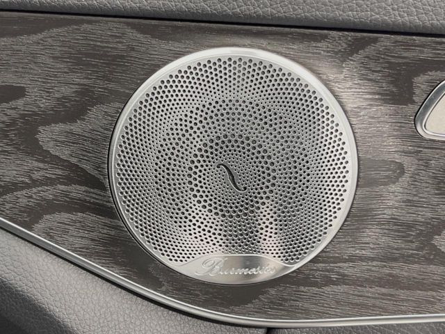 ��Burmester�T���E���h�V�X�e��:�n�C�G���h�I�[�f�B�I��僁�[�J�[����|����Ԑ�p�̃v���~�A���X�s�[�J�[�𑕔��B�����̃X�s�[�J�[����A���̗������܂ŕ����鍂�i���ȉ��y�����y���݂��������܂��B