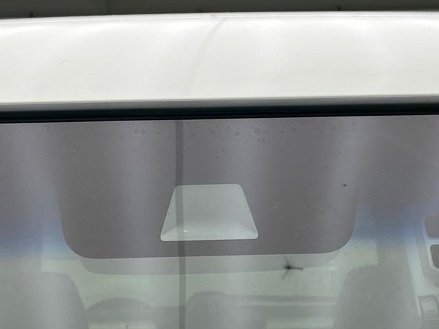 �y�z���_�Z���V���O�z���s���ɑO���̎ԗ�����F�����A�Փ˂������Ȏ��͌x��ƃu���[�L�ŏՓˉ���Ɣ�Q�y�����A�V�X�g�B�����S�Ƀh���C�u�����y���݂��������܂��B