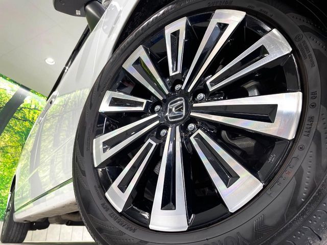 �y����17�C���`�A���~�z�C�[���z�O�ςɃ}�b�`���������A���~�z�C�[���𑕒����Ă���܂��B�e��ЊO�A���~�z�C�[����A�X�^�b�h���X�^�C�����戵�����Ă���܂��B���񂲑��k����������