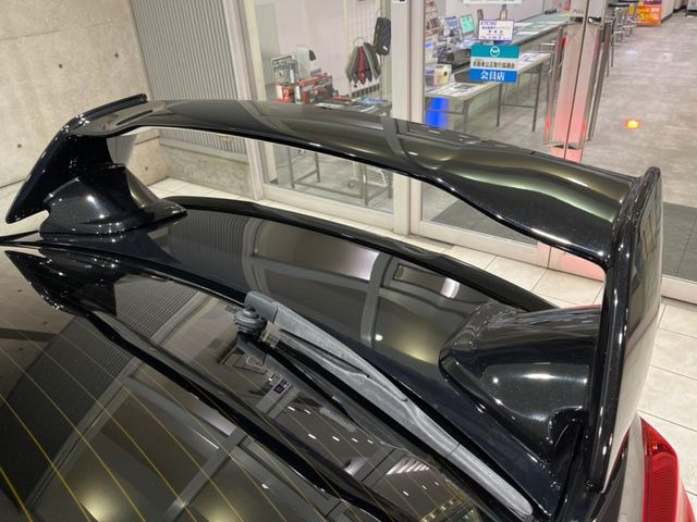 �y��^�����X�|�C���[�z�X�|�[�c�J�[�炵�����O�b�ƈ�������^�����X�|�C���[�𑕒��􍂑����s���̃X�^�r���e�B(���s���萫)����ɖ𗧂��܂��B