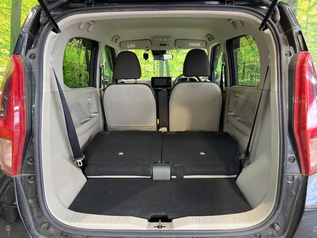 ���i�̂���������ʋ΁A���}���ɏ\���ȉ׎��X�y�[�X���m�ۂ��Ă���܂��B�Z�J���h�V�[�g��|���ƁA�傫�ȉו��̐ύڂ��\�ł���