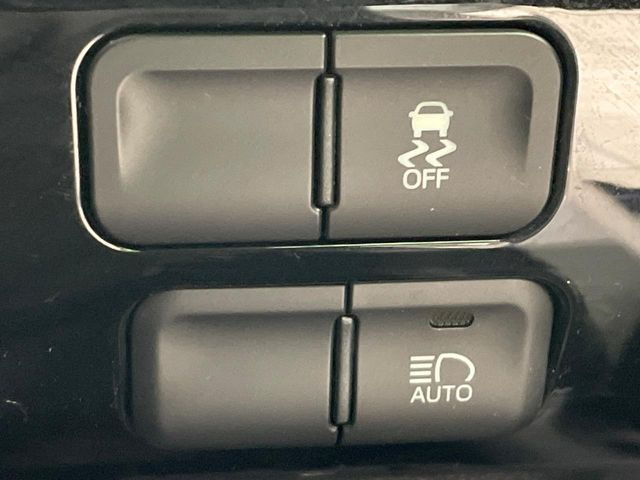 �y������h�~���u�z�ԗ��̉���������m����ƁA�����I�Ɏԗ��̐i�s������ۂ悤�Ɏԗ��𐧌䂵�܂��B�J�̓��ȂǊ���₷���H�ʏ󋵂ł����S�ȉ^�]���\�ł��B