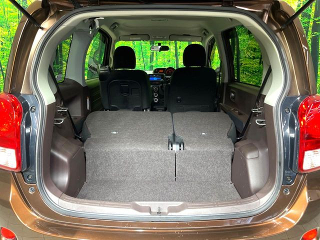 ���i�̂���������ʋ΁A���}���ɏ\���ȉ׎��X�y�[�X���m�ۂ��Ă���܂��B�Z�J���h�V�[�g��|���ƁA�傫�ȉו��̐ύڂ��\�ł���