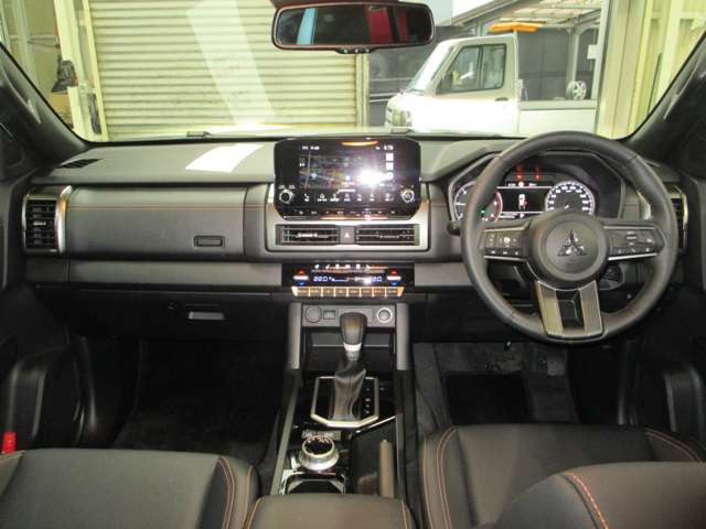 トライトン2.4 GSR ディーゼル 4WD