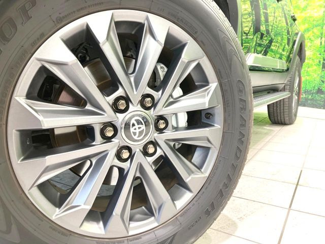 �y����20�C���`�A���~�z�C�[���z�O�ςɃ}�b�`���������A���~�z�C�[���𑕒����Ă���܂��B�e��ЊO�A���~�z�C�[����A�X�^�b�h���X�^�C�����戵�����Ă���܂��B���񂲑��k����������