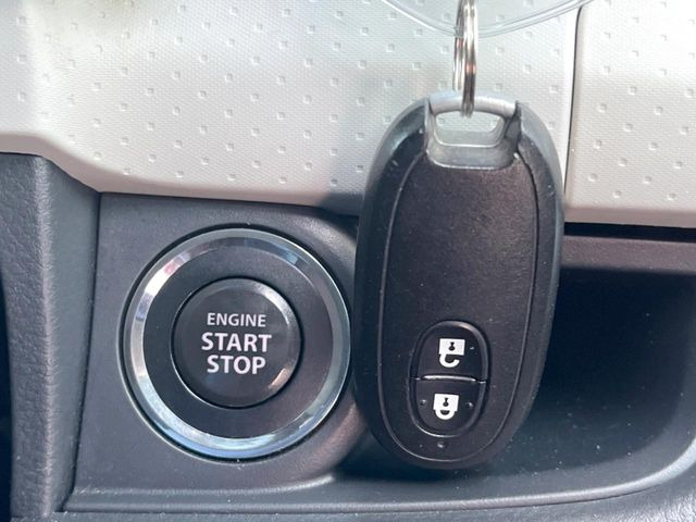 �y�L�[���X�X�^�[�g�V�X�e���z�J�o����|�P�b�g�ɓ��ꂽ�܂܂ł��h�A�̎{���E�������\�ȃX�}�[�g�L�[�𑕔��B�G���W���̃I���E�I�t�����J�M�����o���K�v����������Ƃ��Ă��֗��ł���