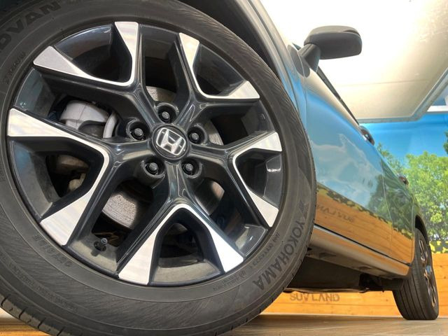 �y����18�C���`�A���~�z�C�[���z�O�ςɃ}�b�`���������A���~�z�C�[���𑕒����Ă���܂��B�e��ЊO�A���~�z�C�[����A�X�^�b�h���X�^�C�����戵�����Ă���܂��B���񂲑��k����������