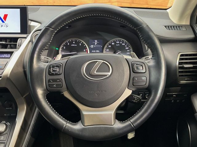 �y�����v�����X�e�A�����O�z�㎿�Ȋv���g�p���邱�ƂŁA��ɂ����������݂ƂĂ��^�]���₷���n���h���ł���