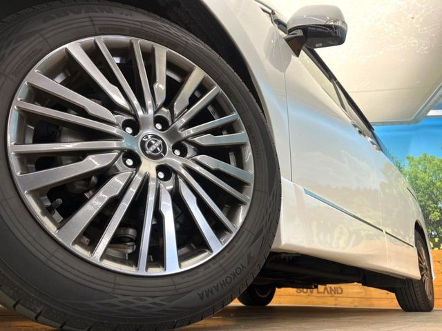 �y����18�C���`�A���~�z�C�[���z�O�ςɃ}�b�`���������A���~�z�C�[���𑕒����Ă���܂��B�e��ЊO�A���~�z�C�[����A�X�^�b�h���X�^�C�����戵�����Ă���܂��B���񂲑��k����������