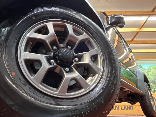 �y����15�C���`�A���~�z�C�[���z�O�ςɃ}�b�`���������A���~�z�C�[���𑕒����Ă���܂��B�e��ЊO�A���~�z�C�[����A�X�^�b�h���X�^�C�����戵�����Ă���܂��B���񂲑��k����������