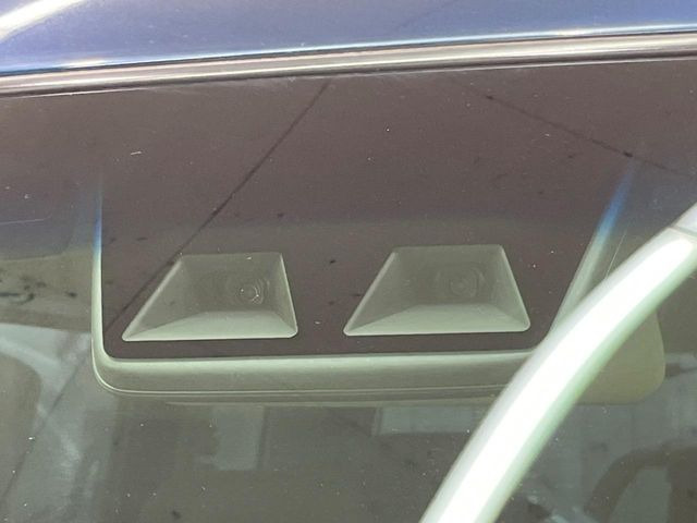 �y�X�}�[�g�A�V�X�g�z���s���ɑO���̎ԗ�����F�����A�Փ˂������Ȏ��͌x��ƃu���[�L�ŏՓˉ���Ɣ�Q�y�����A�V�X�g�B�����S�Ƀh���C�u�����y���݂��������܂��B