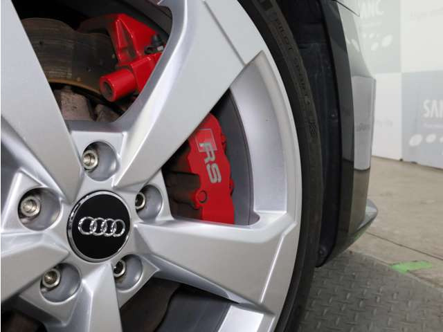 RS3スポーツバック2.5 4WD