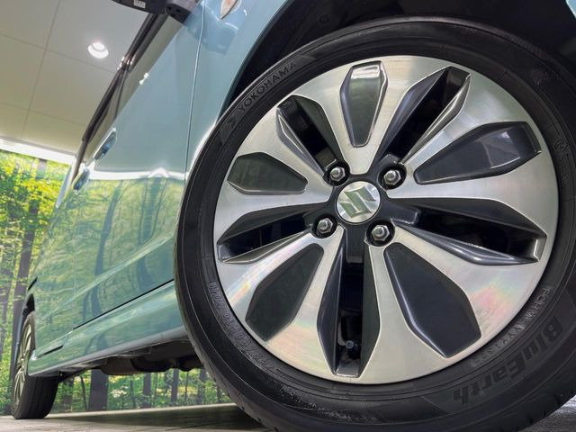 �y����15�C���`�A���~�z�C�[���z�O�ςɃ}�b�`���������A���~�z�C�[���𑕒����Ă���܂��B�e��ЊO�A���~�z�C�[����A�X�^�b�h���X�^�C�����戵�����Ă���܂��B���񂲑��k����������