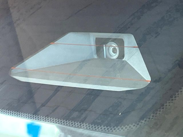 �y�g���^�Z�[�t�e�B�Z���X�z���s���ɑO���̎ԗ�����F�����A�Փ˂������Ȏ��͌x��ƃu���[�L�ŏՓˉ���Ɣ�Q�y�����A�V�X�g�B�����S�Ƀh���C�u�����y���݂��������܂��B