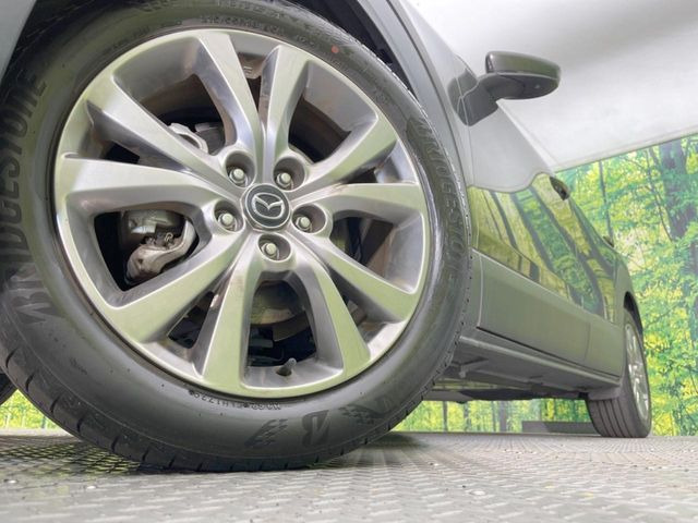 �y�����A���~�z�C�[���z�O�ςɃ}�b�`���������A���~�z�C�[���𑕒����Ă���܂��B�e��ЊO�A���~�z�C�[����A�X�^�b�h���X�^�C�����戵�����Ă���܂��B���񂲑��k����������