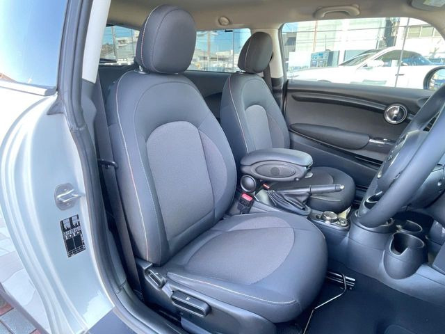 ���V�[�g�̎g�p��:�j��E�ւ�������Ȃ��A�����̒ʂ肫�ꂢ�ȏ�Ԃ��ێ����Ă���܂��B�܂��A�����N���[�j���O�E�R�[�e�B���O�����p�����������܂��B