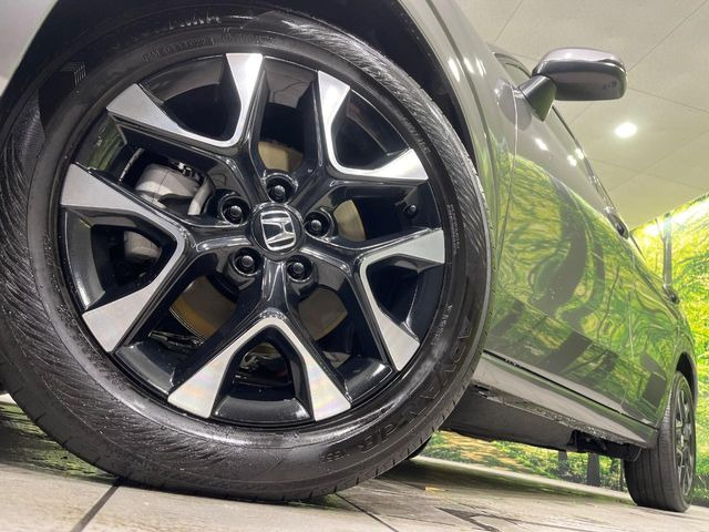 �y����18�C���`�A���~�z�C�[���z�O�ςɃ}�b�`���������A���~�z�C�[���𑕒����Ă���܂��B�e��ЊO�A���~�z�C�[����A�X�^�b�h���X�^�C�����戵�����Ă���܂��B���񂲑��k����������