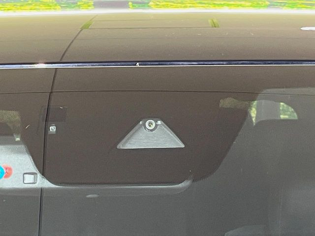 ���s���ɑO���̎ԗ�����F�����A�Փ˂������Ȏ��͌x��ƃu���[�L�ŏՓˉ���Ɣ�Q�y�����A�V�X�g�B�����S�Ƀh���C�u�����y���݂��������܂��B